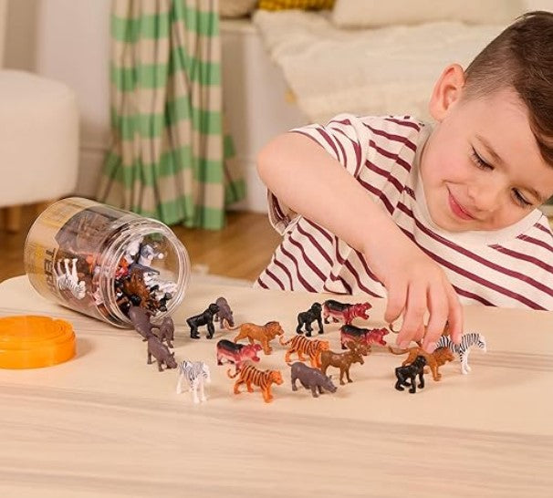Close-up of the various wild animals in the Terra Miniature Wild Animals set