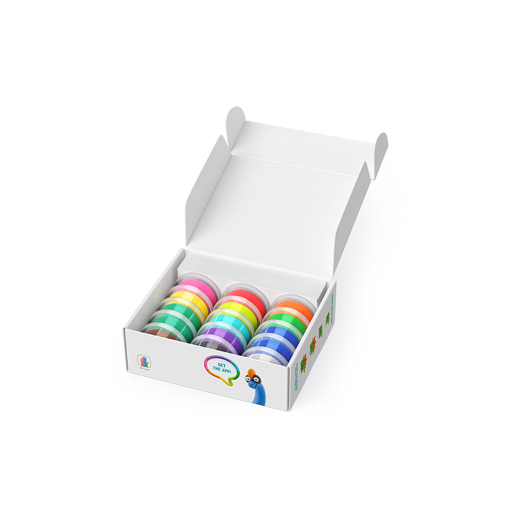Interactive Hey Clay app and 15-can dinosaur kit for screen-free play.