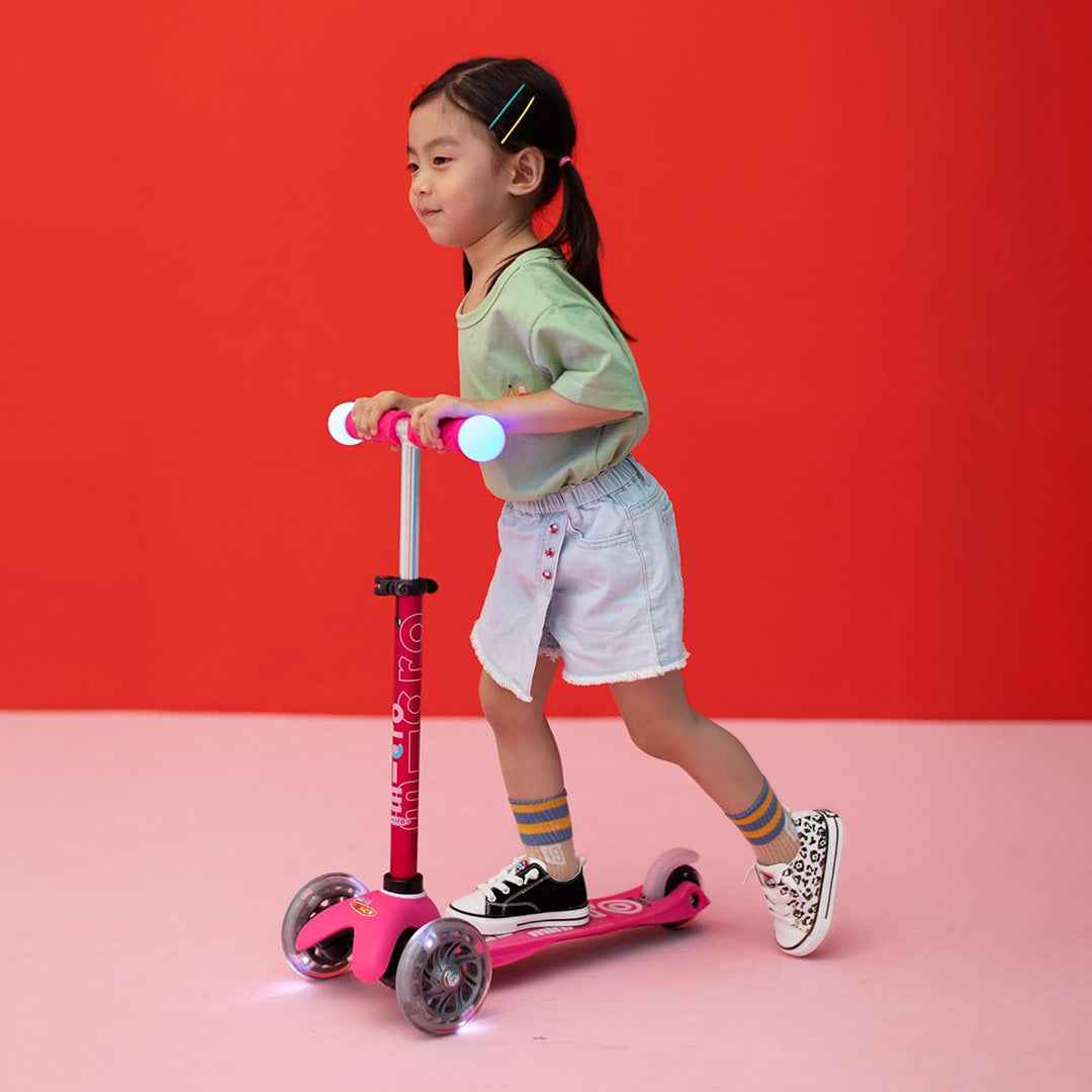 Micro Mini Deluxe Magic - 3-Wheel Kids Kick Scooter (Pink)