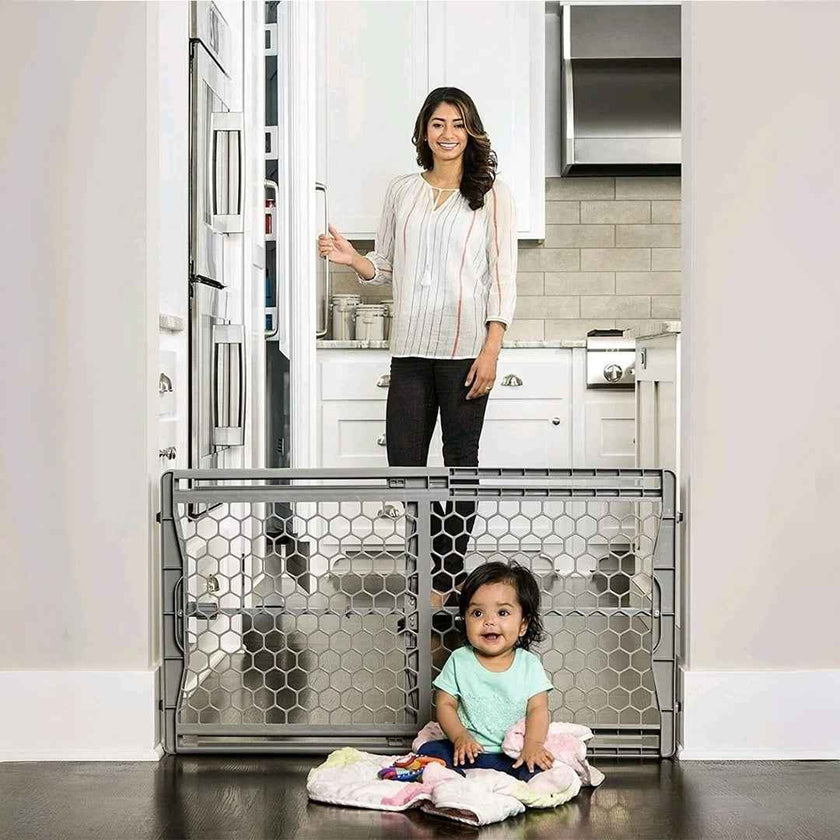 Regalo Plastic Expandable - Baby Safety Gate
