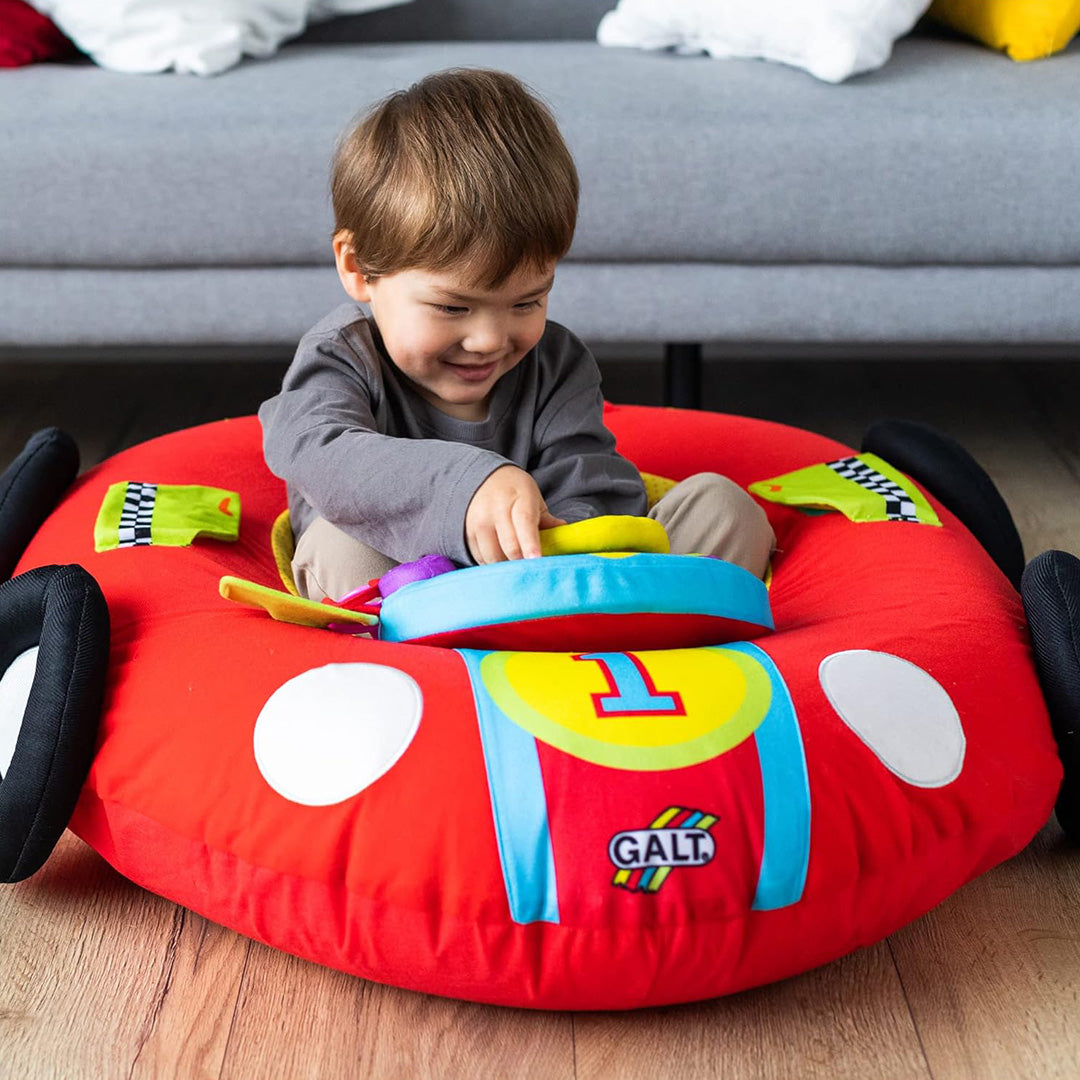 Image demonstrating a child checking the rearview mirror and opening the door during role-play